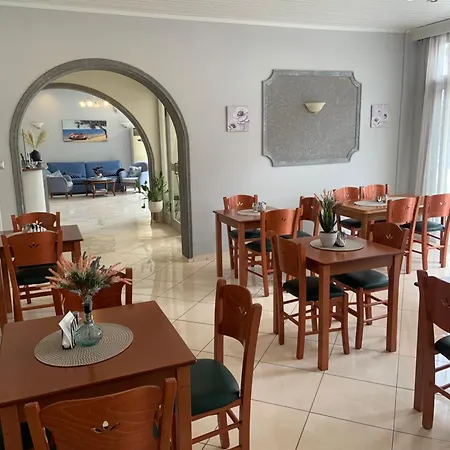 Isidora Hotel 2*